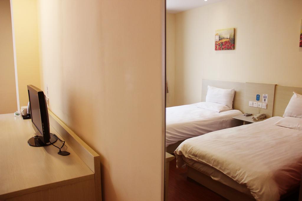 Hanting Express Jinzhou Luoyang Road Central Avenue Room photo