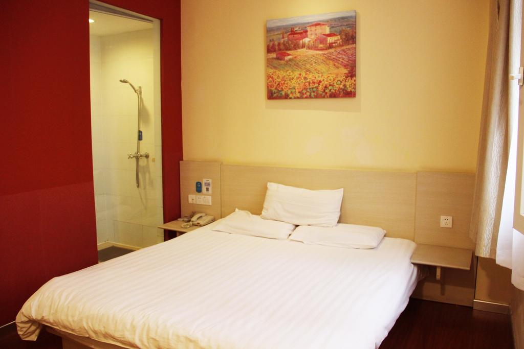 Hanting Express Jinzhou Luoyang Road Central Avenue Room photo